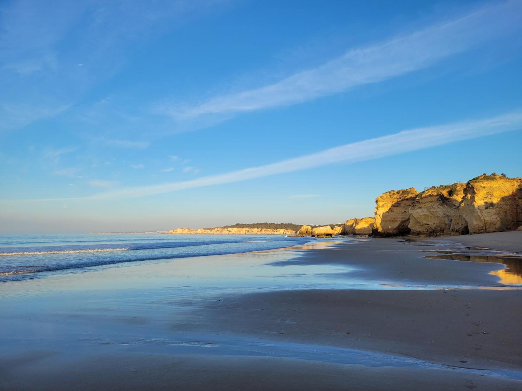 O Wow Sunset Beach And Cliffs View Портиман Екстериор снимка