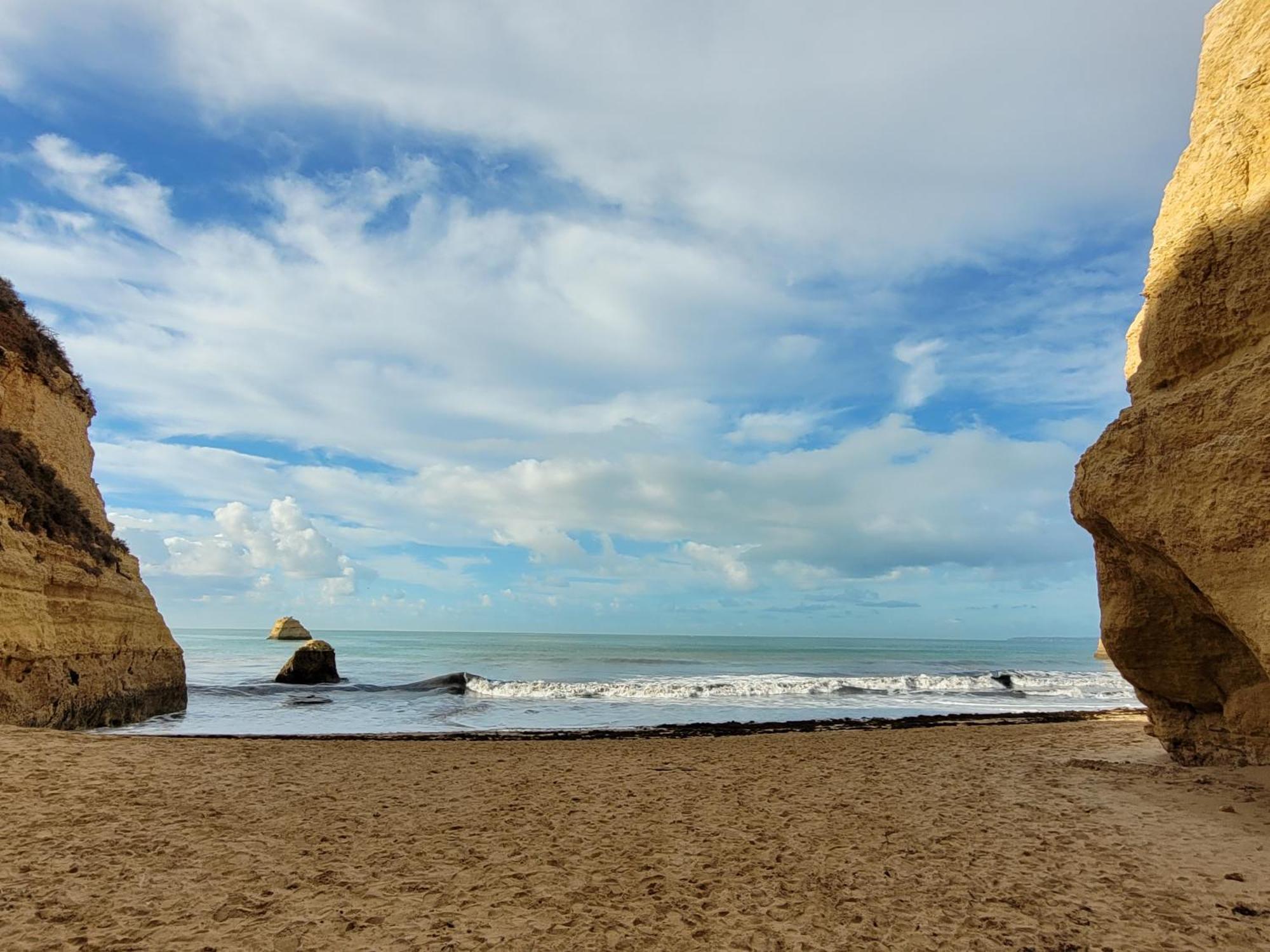 O Wow Sunset Beach And Cliffs View Портиман Екстериор снимка